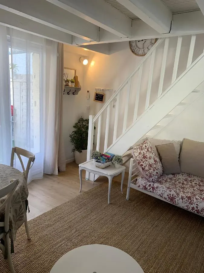 petite maison cosy avec exterieur Marseille 0*,